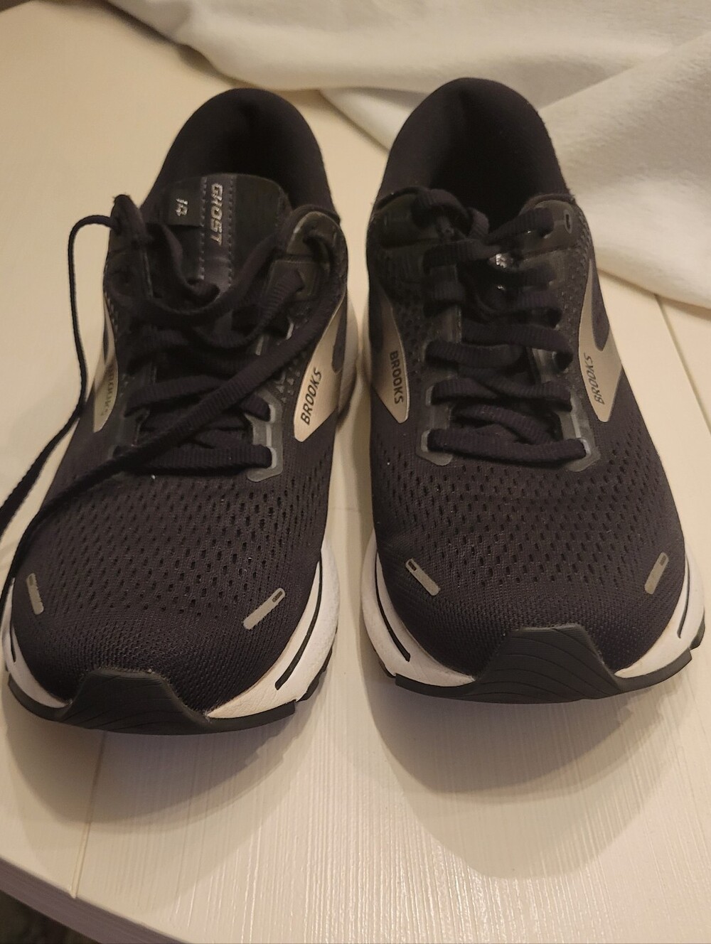BROOKS GHOST 14 Women's 10.5B Black/White